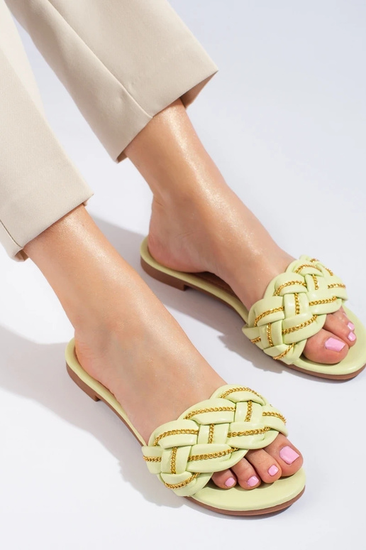 Papuče elegantného štýlu s ozdobnou...