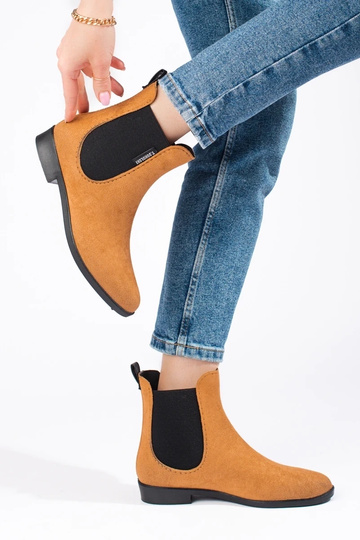 Hnedé gumené topánky... 2