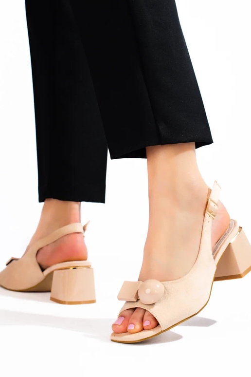 Béžové semišové sandále Shelovet