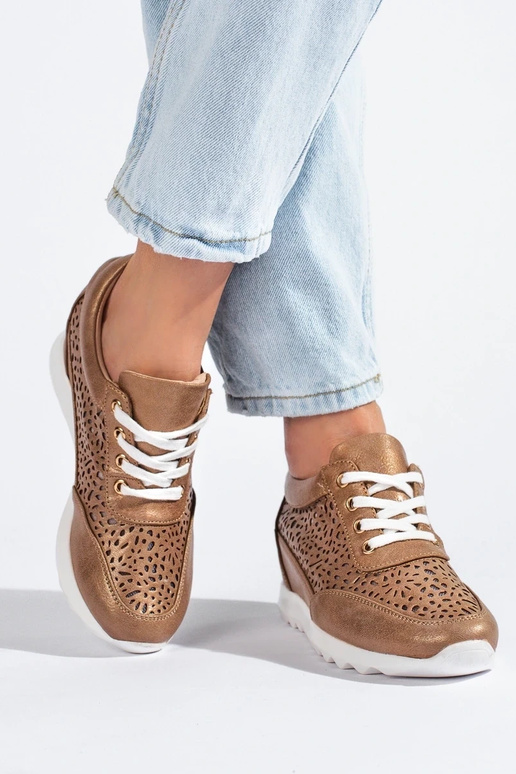 s prelamovanými prvkami Tenisky model...