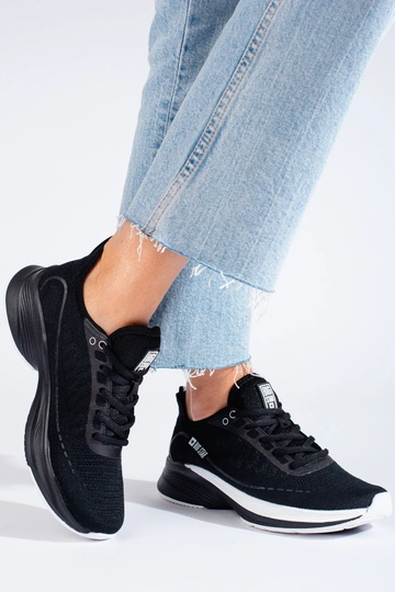 čierne športové topánky na... 2