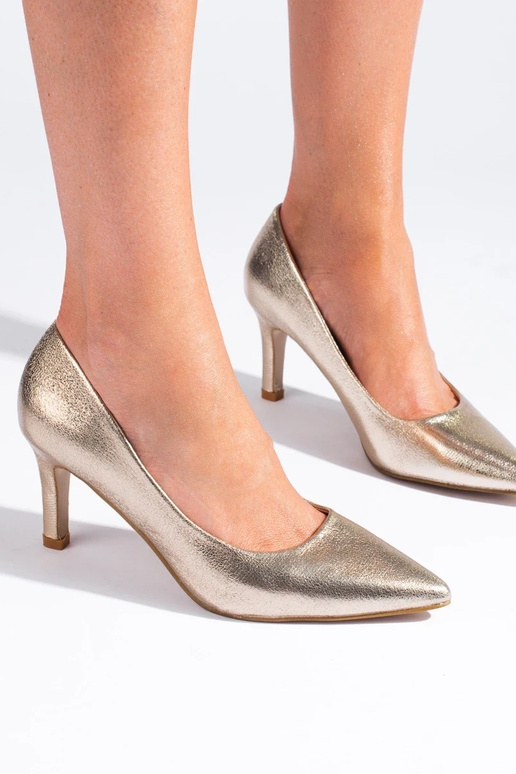 Shelovet na vysokých podpätkoch...