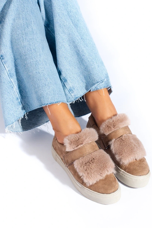 béžové semišové čižmy s kožušinkou... béžové semišové čižmy s kožušinkou...