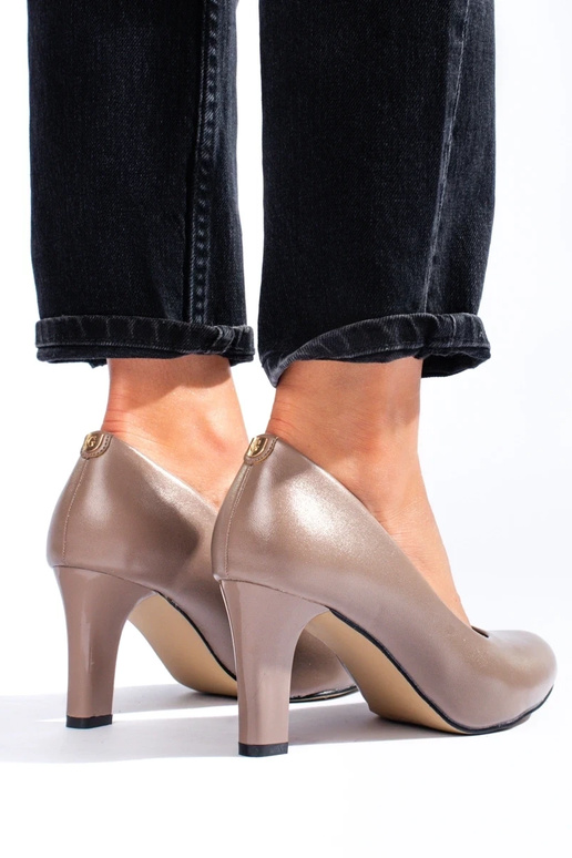 Klasický model tmavo béžovej lodičky...