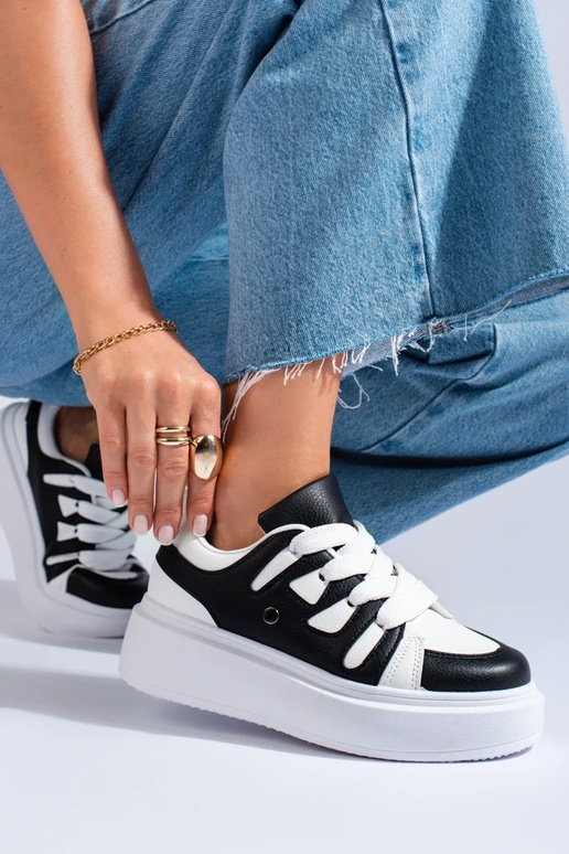 Čiernobiele tenisky model topánok s...