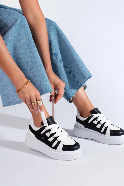 Čiernobiele tenisky model topánok s...