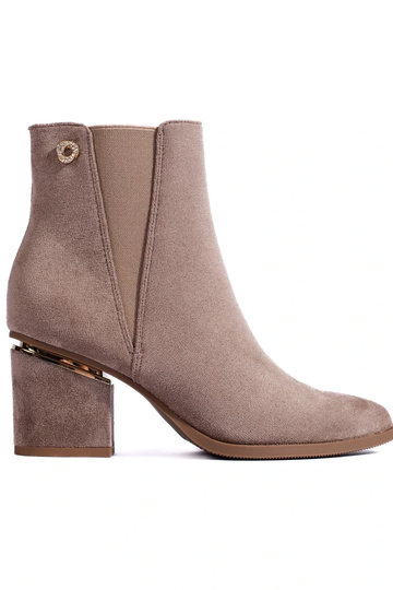 vyrobené zo semišových...