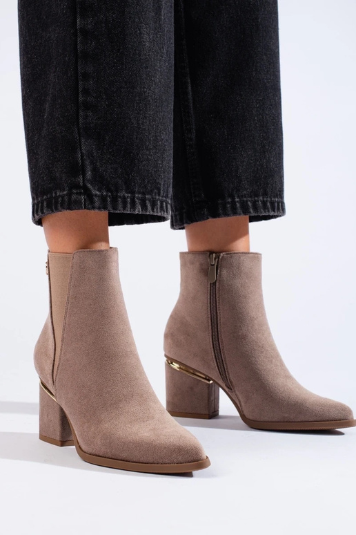 vyrobené zo semišových dámskych... vyrobené zo semišových dámskych...