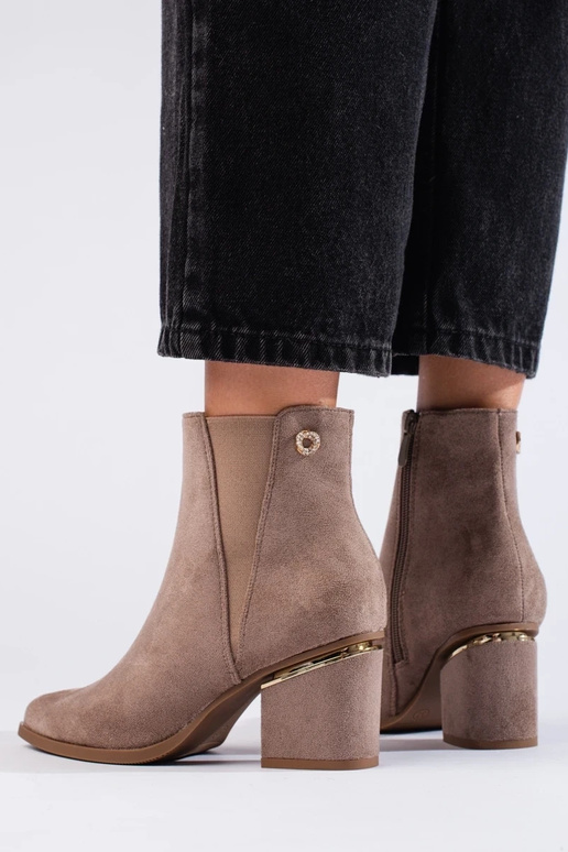 vyrobené zo semišových dámskych... vyrobené zo semišových dámskych...