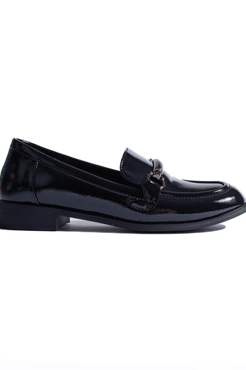 mokasíny s lakovým efektom...