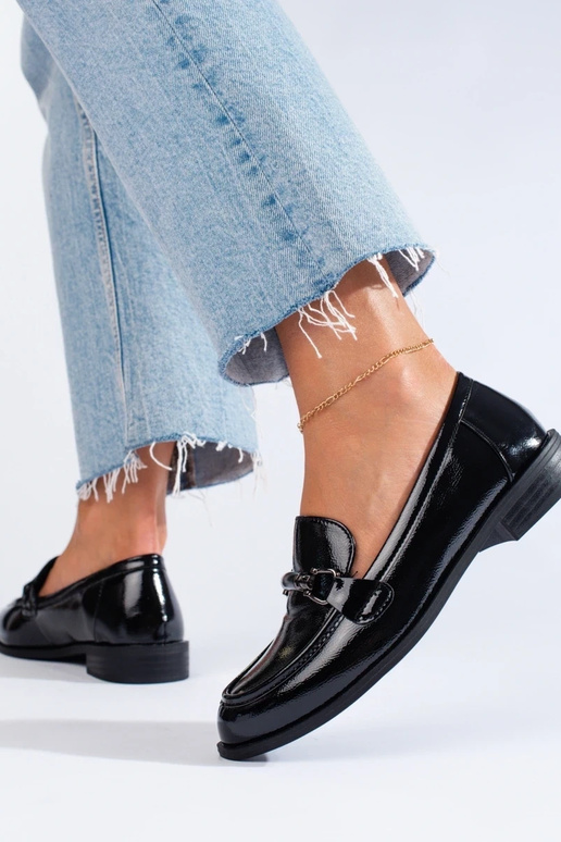 mokasíny s lakovým efektom v čiernej... mokasíny s lakovým efektom v čiernej...