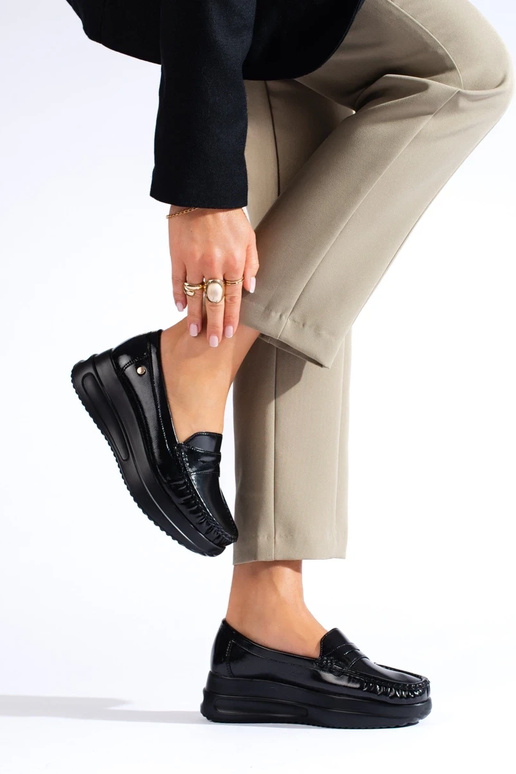 čierne mokasíny s patentovaným... čierne mokasíny s patentovaným...