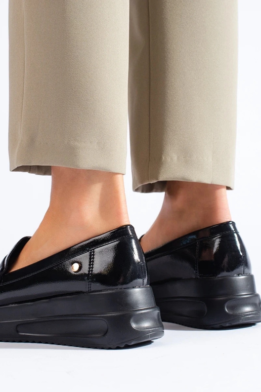 čierne mokasíny s patentovaným... čierne mokasíny s patentovaným...