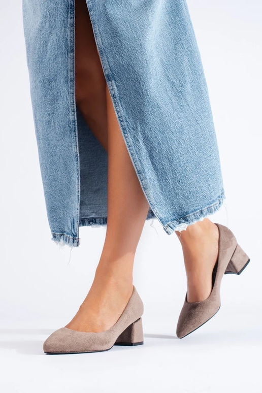 semišové vysoké podpätky na nízkom...