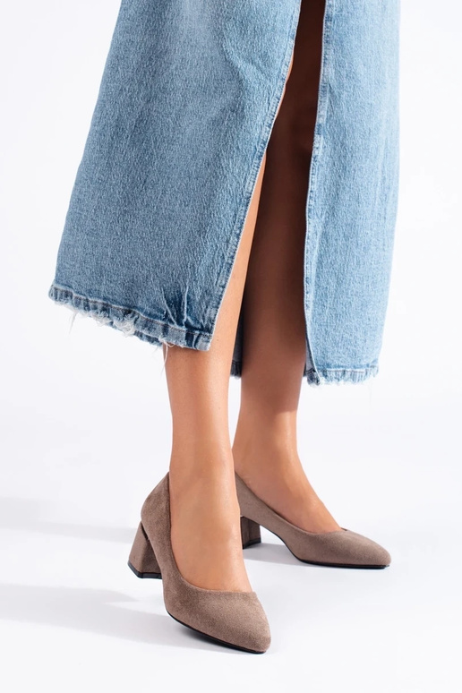 semišové vysoké podpätky na nízkom...