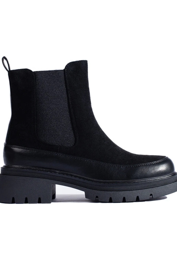 Čierne semišové Chelsea...