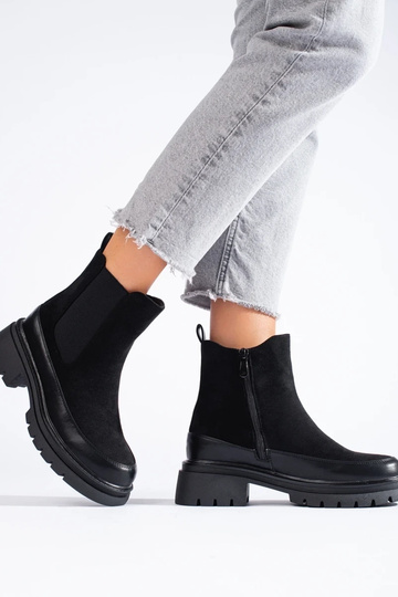 Čierne semišové Chelsea... 2