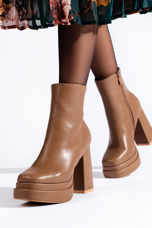 béžové topánky s vysokými podpätkami béžové topánky s vysokými podpätkami