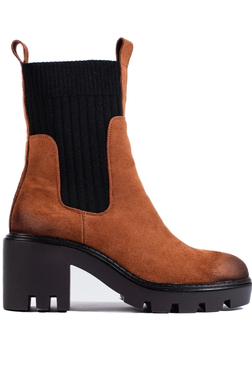 hnedé prackové topánky na širokom... hnedé prackové topánky na širokom...