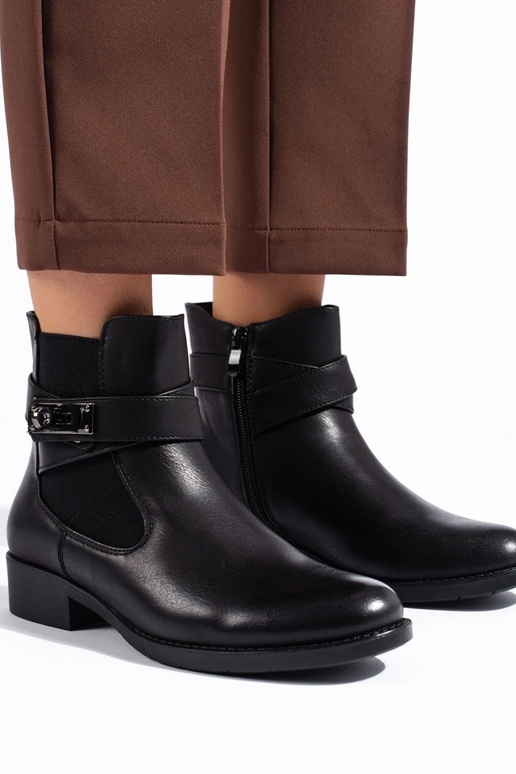 Dámske čierne topánky ploché Dámske čierne topánky ploché