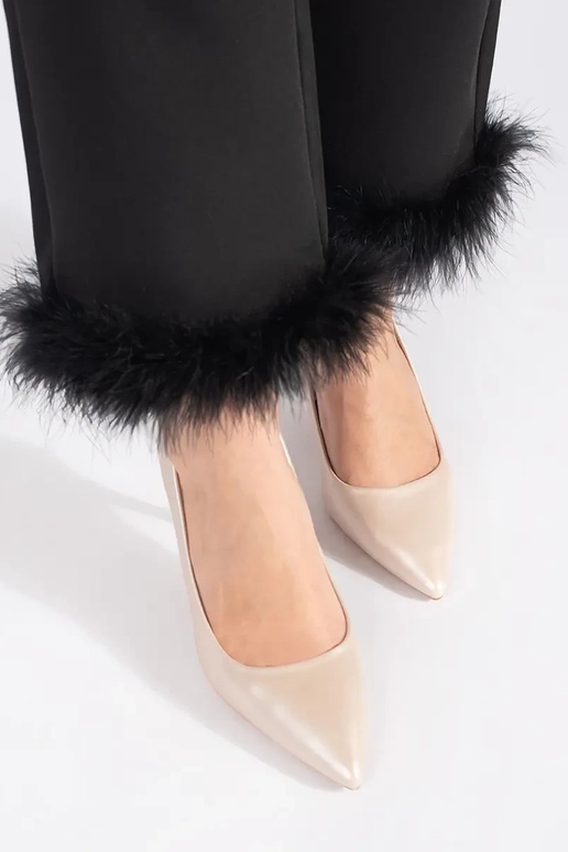 Topánky na vysokom podpätku s tenkým... Topánky na vysokom podpätku s tenkým...