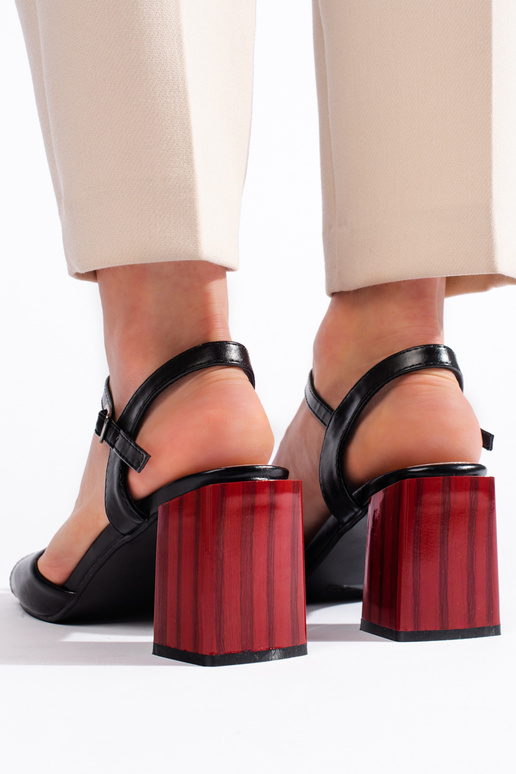 sandále čiernej farby na opätku sandále čiernej farby na opätku