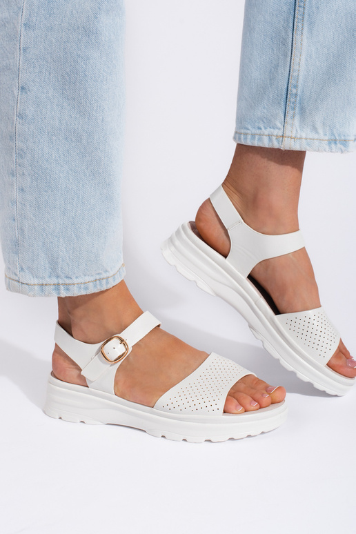 pohodlné biele sandále pre ženy