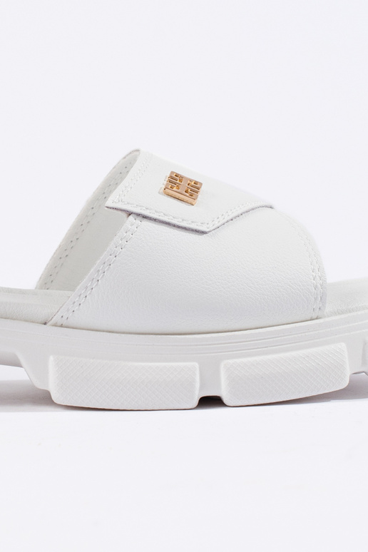 Pohodlné sandále dámske biele