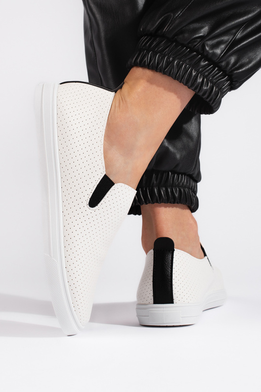 s ažúrovými prvkami, nazúvacie...