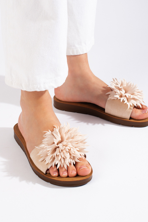 Béžové dámske papuče s kvietkom Béžové dámske papuče s kvietkom