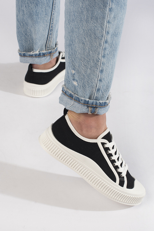 Čierny klasický model dámskych... Čierny klasický model dámskych...