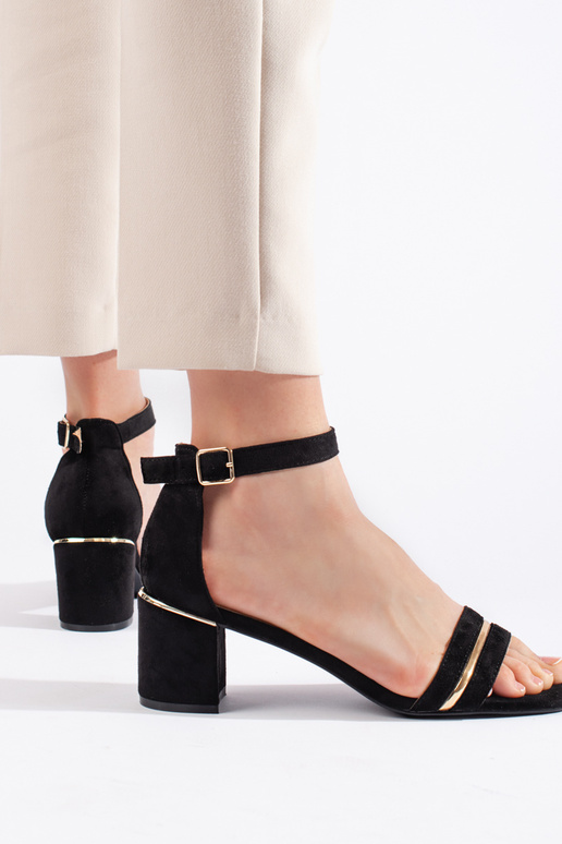 čierne semišové sandále na podpätku