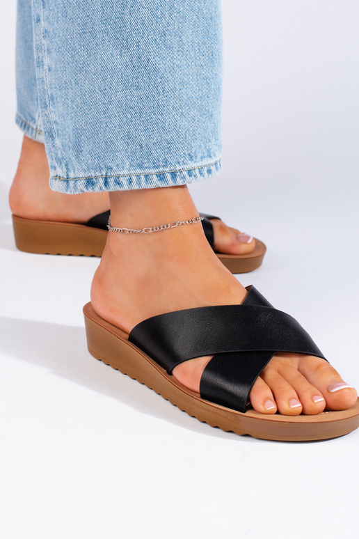 čierne Šľapky s platformou