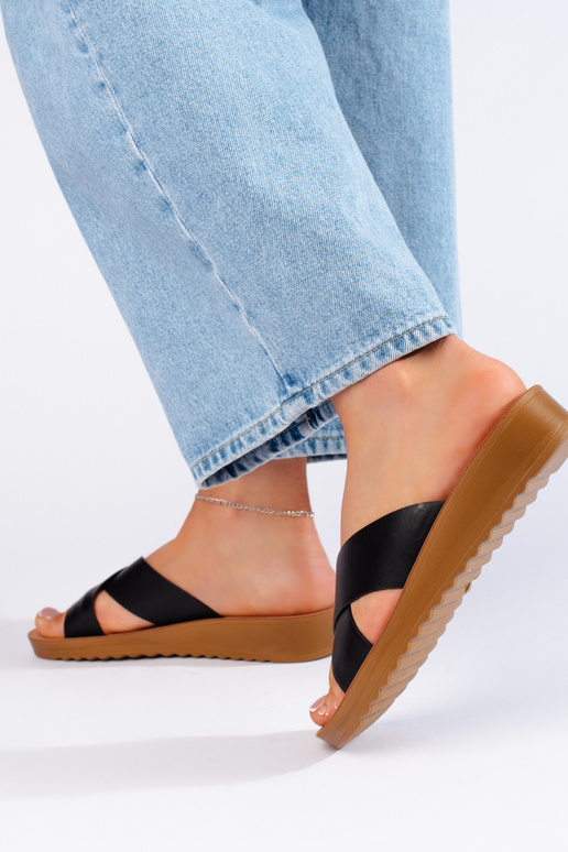 čierne Šľapky s platformou