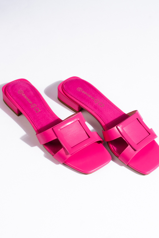 Klasický model ružových papúč