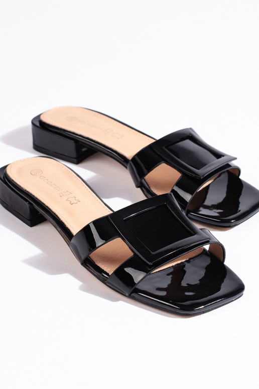 Klasický model čiernych papúč