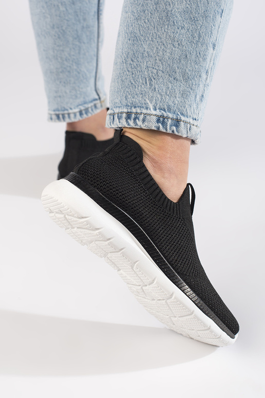 Športová obuv nápadného modelu v... Športová obuv nápadného modelu v...