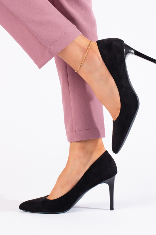 Klasické semišové vysoké podpätky v... Klasické semišové vysoké podpätky v...