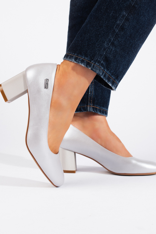 Sergio Leone na vysokých opätkoch na...