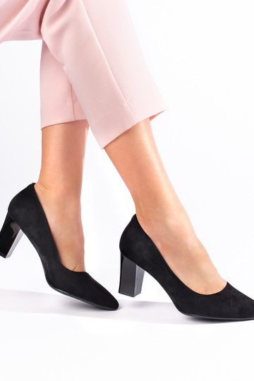 čierne lodičky na podpätku... 2