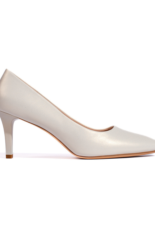 Elegantný štýl biele vysoké podpätky...