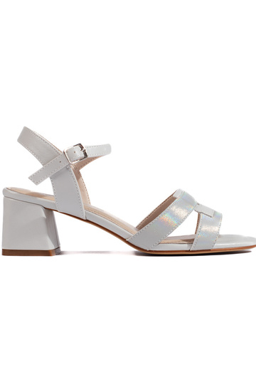 sivá farba połyskujące...