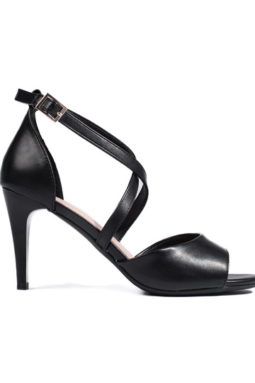 sandále na tenkom podpätku...