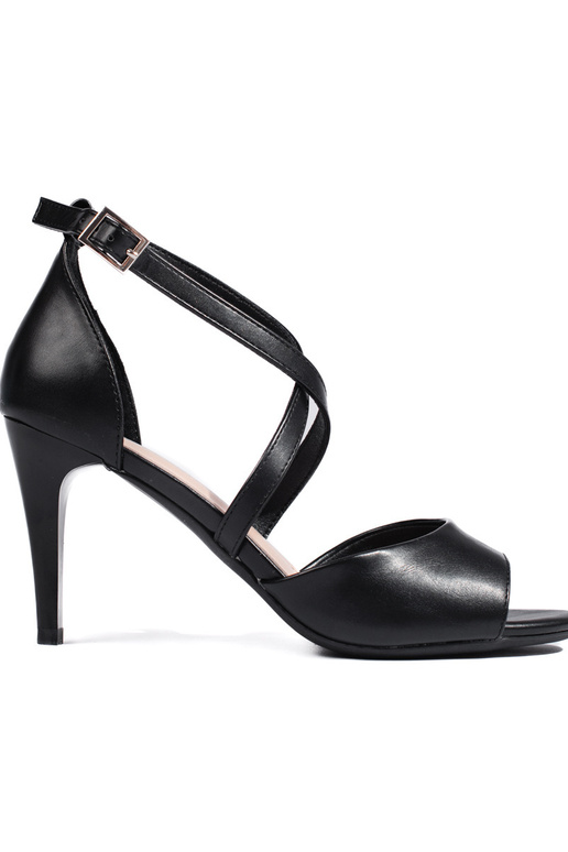 sandále na tenkom podpätku čiernej...