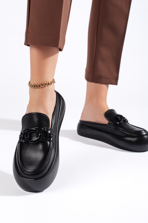 čižmy čiernej farby Papuče