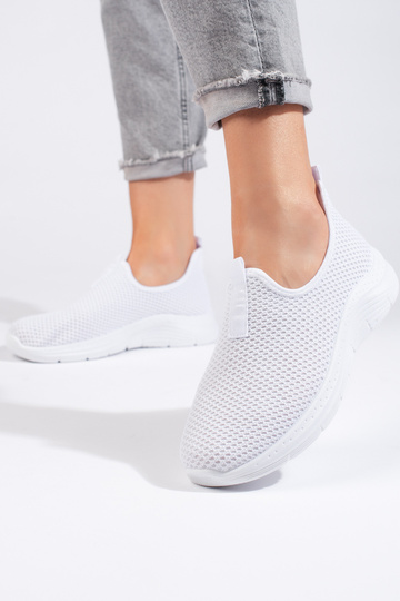 biele športové topánky 2