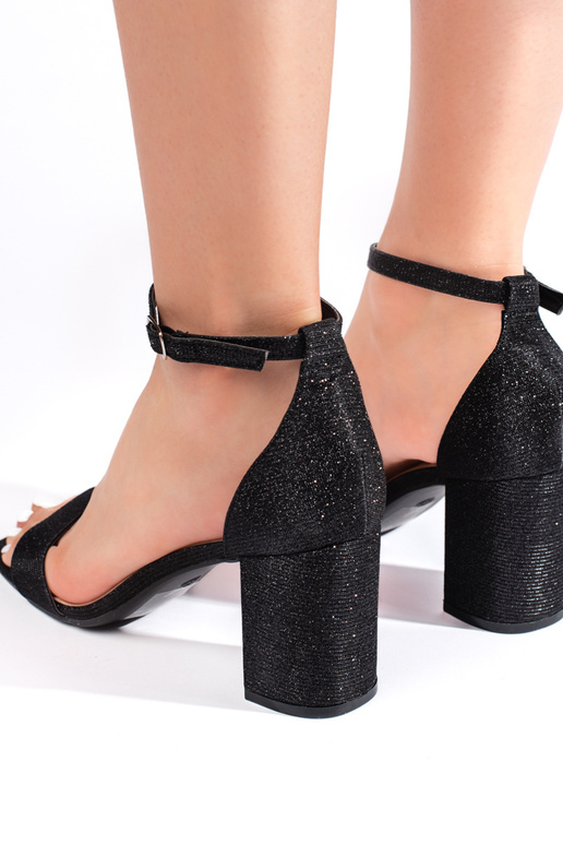 čierne sandále na podpätku čierne sandále na podpätku