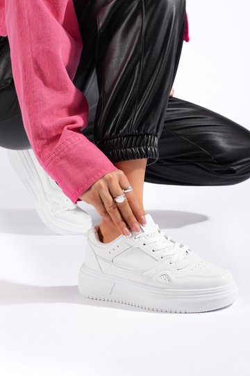 biele tenisky model topánky 2