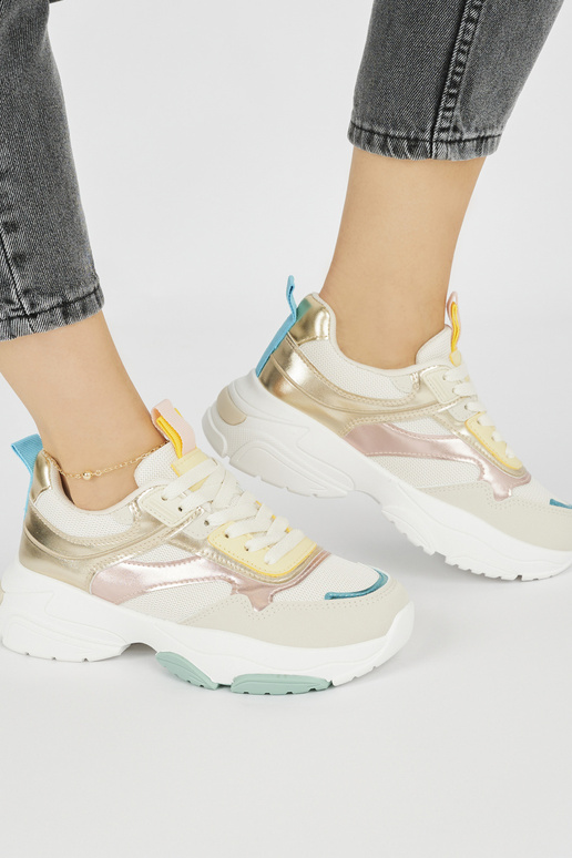 Športový štýl topánkye na hrubej... Športový štýl topánkye na hrubej...