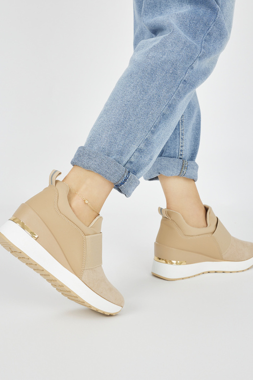 Hnedá farba zo semišu Tenisky na kline Hnedá farba zo semišu Tenisky na kline